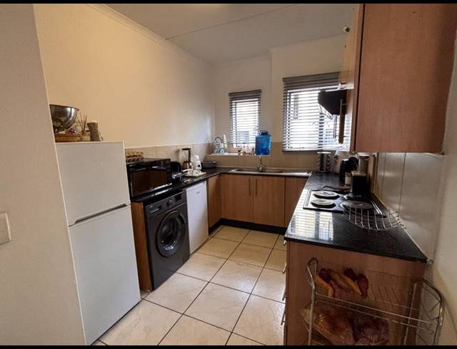 2 BEDROOM APARTMENT FOR SALE IN FERNDALE